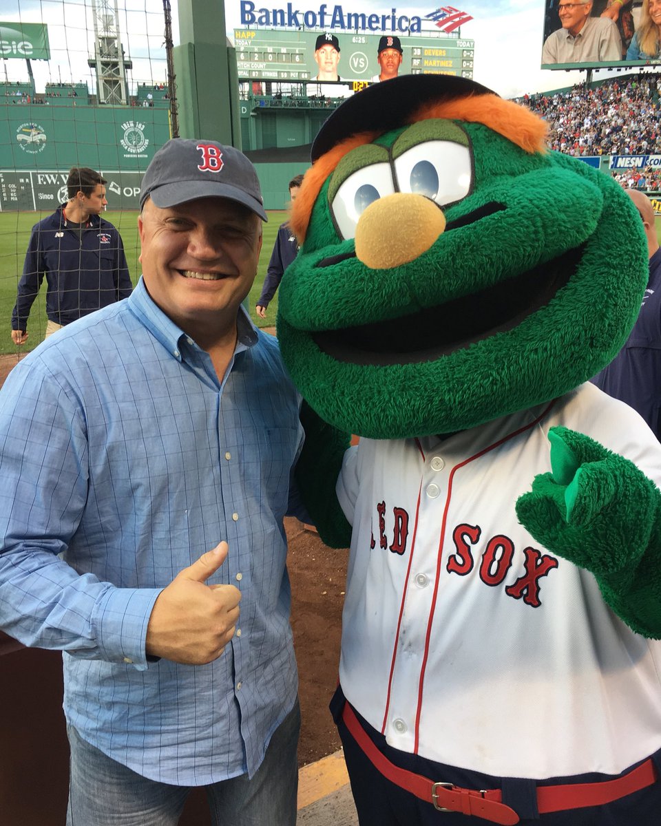 LtStevenJDearth's tweet photo. Enjoyed some #BostonvsNewYork last night at @fenwaypark with some #PinkPatchProject patches and some time with @Wally97. https://t.co/Zv80tdhkOL