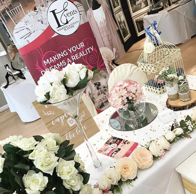 LEventsPage's tweet photo. What a day 💖 @loveactuallybiz fayre met some lovely faces and great suppliers 🌺 lots of potential brides 👰🏽 &amp; grooms 🤵🏼 for 2020 &amp; beyond 💫 .
.
#weddingfayre #weddingsupplier #levents #venuestylist #venuedecor #bournemouthweddings #mrandmrs #brideandgroom https://t.co/c5iH1v1j2D