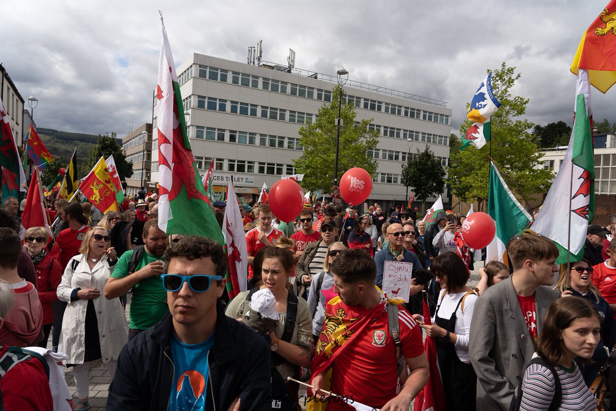 purpletogs's tweet photo. Maybe you can spot yourself in a photo #indywales #crowdpics https://t.co/SBzLoFgzoH