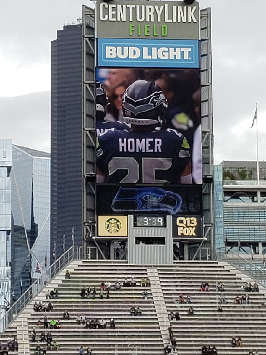 xokarri's tweet photo. So my son is getting ready to play in his 1st offical NFL game... #TH24 #TH25 #myfavoriterunningback #Seahawks #travishomer https://t.co/FmfWZ2x3bO