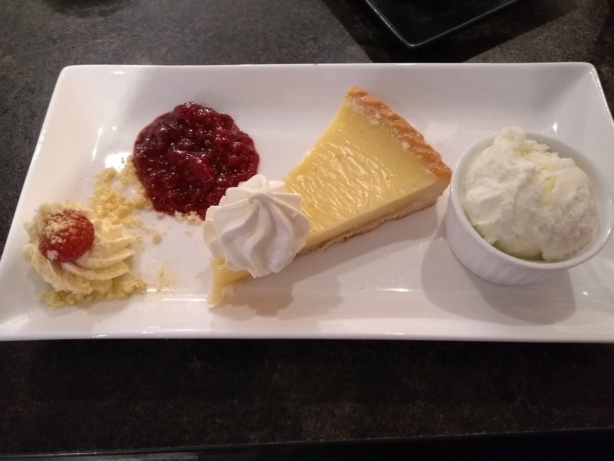 Lovely dinner tonight at  <a href="/fredericks43/">fredericksbarlounge</a> chicken, lamb, rice pud, lemon tart all yummeee👍😋