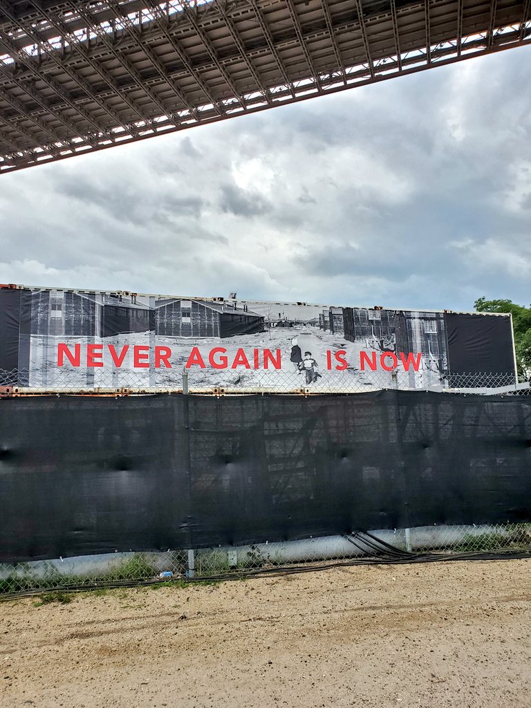 @NeverAgainActn in action @bbpnyc!

#NeverAgainIsNow #Brooklyn #JewsAgainstICE #Dumbo