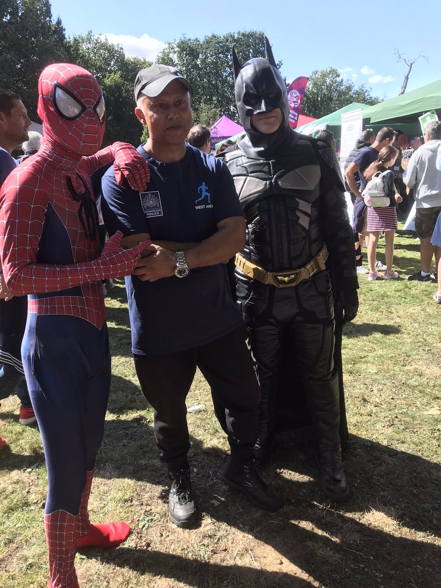 MascotsMagical's tweet photo. Fantastic day with great friends @HanworthPkHouse Thank you to all our volunteers @MascotsMagical https://t.co/wr3zc0OMZ5