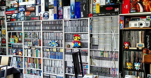 Freakazoid999's tweet photo. Et là c'est toujours le bordel :o #collectiongaming #instagamer #instageek #console #retrogaming #retro #nostalgie #retronostalgie #gaming #videogames #collection #neogeo #collectionjeuxvideo #sega #consoleretro #jeuxvideo #videogamescollection#xbox #instagaming #nintendocol… https://t.co/C5b1tloRqO