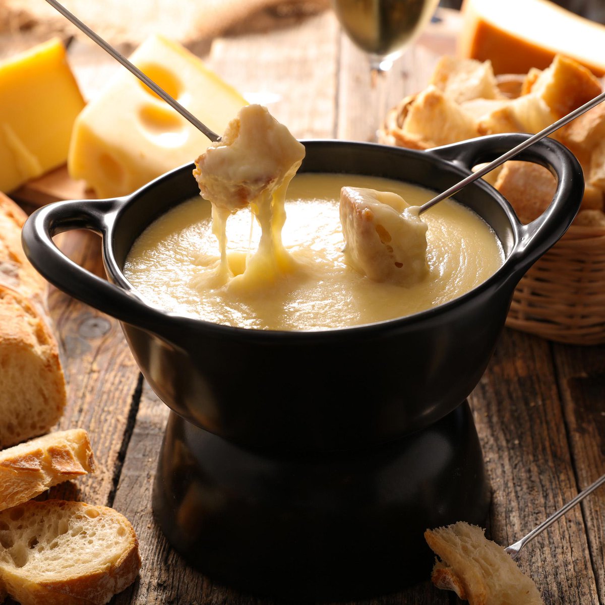 Corentin_Mlbrn's tweet image. Avec le froid qui revient, et pour que tout le monde soit d'accord
Rt pour la raclette
Fav pour la fondue