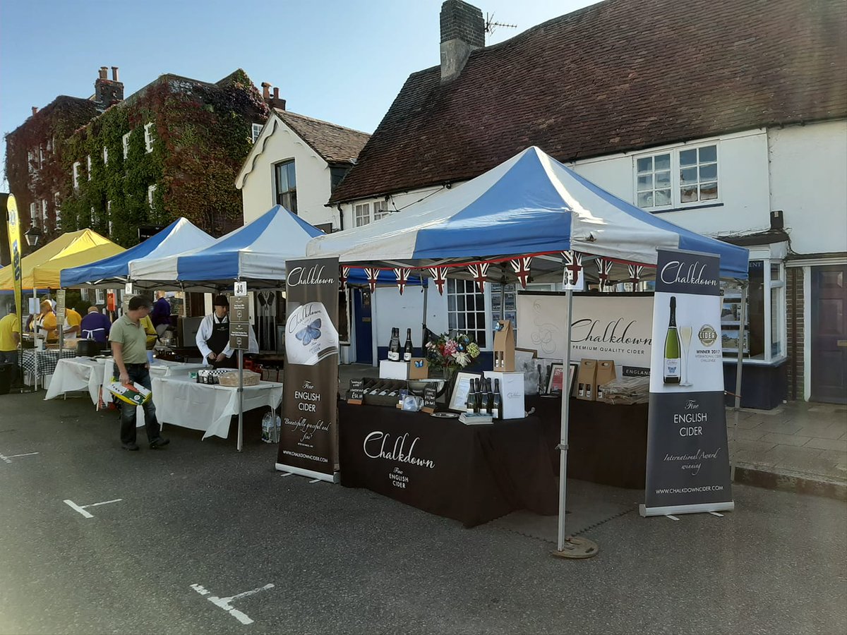 We had a sell out day at Wickham Festival of Food today! Plus we had the pleasure of meeting another #realcider supporter <a href="/JonGale4/">Jon Gale</a> and his lovely wife. Thank you for coming along to the stand and enjoying our Sparkling Chalkdown!