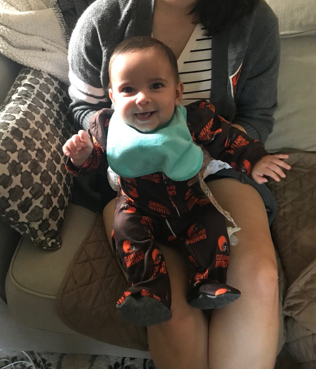 anne_beirne's tweet photo. Everyone before the browns game vs. everyone after the browns game https://t.co/emwMagy4oc