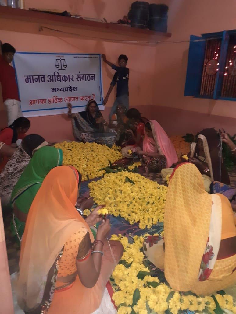 HumanMadhya's tweet photo. संगठन द्वारा धार्मिक आयोजन में पूर्ण सहयोग दिया जा रहा है । आज संगठन की टीम द्वारा निरंतर कार्य किया जा रहा है । https://t.co/j1YuPafzl9