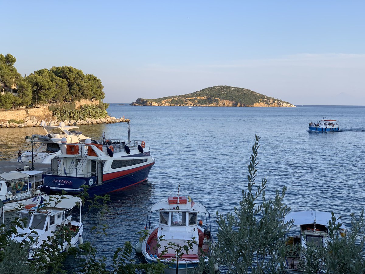 Just keeping an eye on the harbour and the berthing operations during happy hour 😂