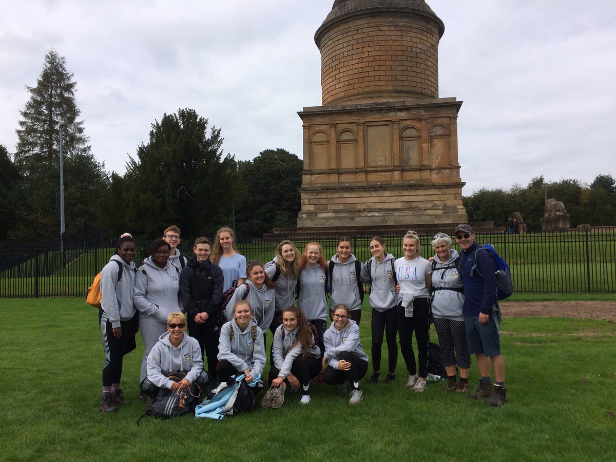 lesleype1's tweet image. Great sponsored 22km walk with this lot from @CglenHighSchool in aid of Mount View HS @Capetown2018 #sorefeet #needarest 🏴󠁧󠁢󠁳󠁣󠁴󠁿🇿🇦