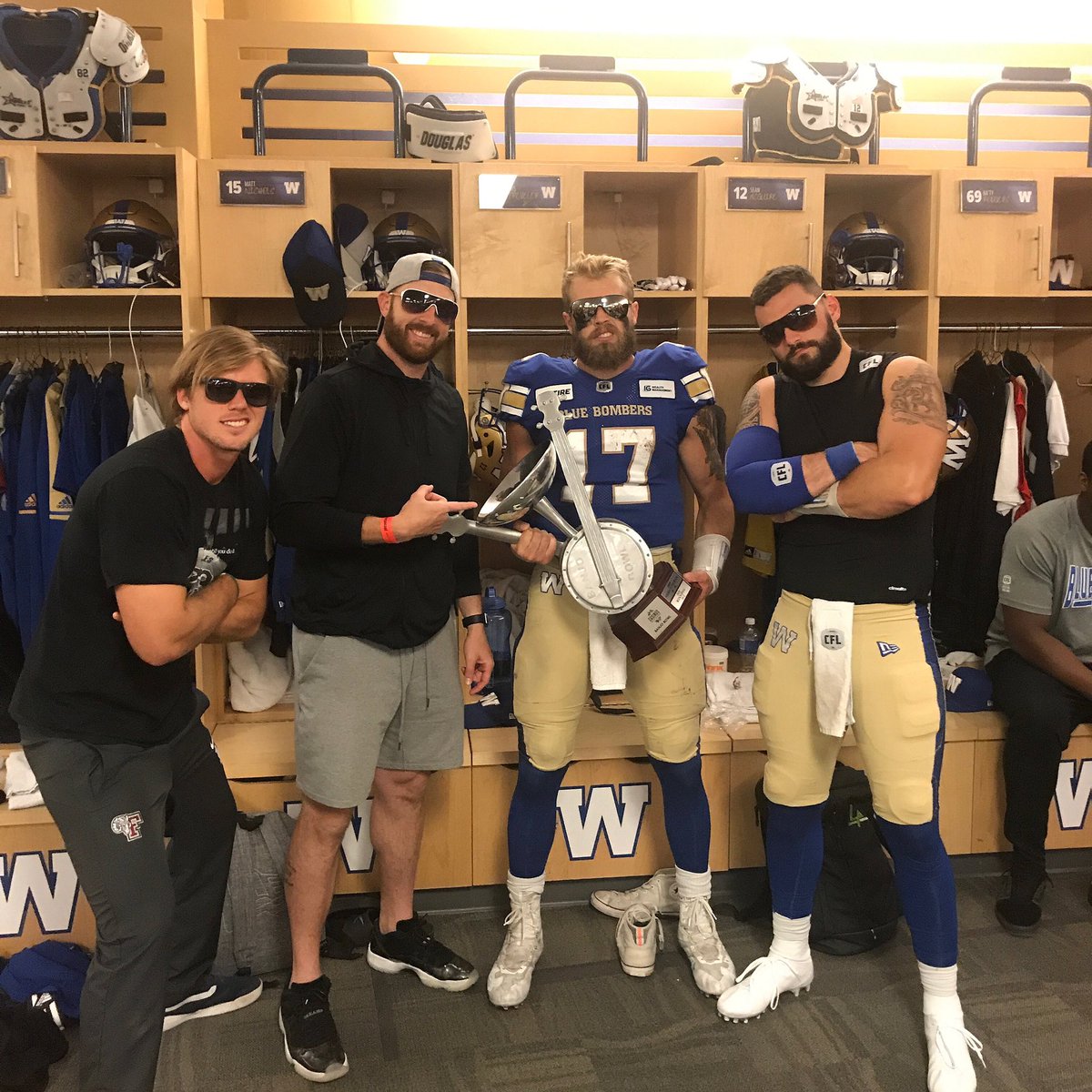 JohnnyMac_18's tweet photo. First Banjo Bowl was a success!! IGF was rockin 🎸 #ForTheW @Wpg_BlueBombers https://t.co/ef1nYFw0Pw