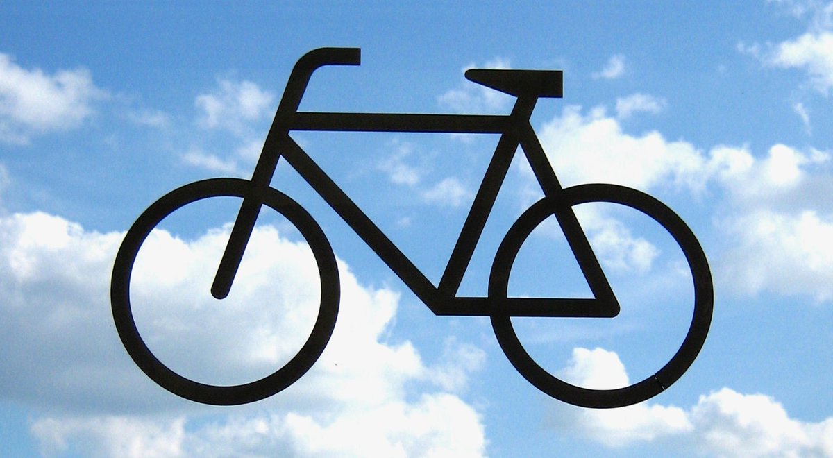 heightscongress's tweet photo. GRAB YOUR BIKE AND SAVE $5: A great way to enjoy the Heights Heritage Home &amp; Garden Tour is by bicycle. Join HCC and @HBCCLE for a great afternoon of biking and touring. Pedal up and purchase your discounted $20 ticket at the Bike Fix It Station on 9/15 https://t.co/W3o0SadKZQ https://t.co/3F1P5GSZNF