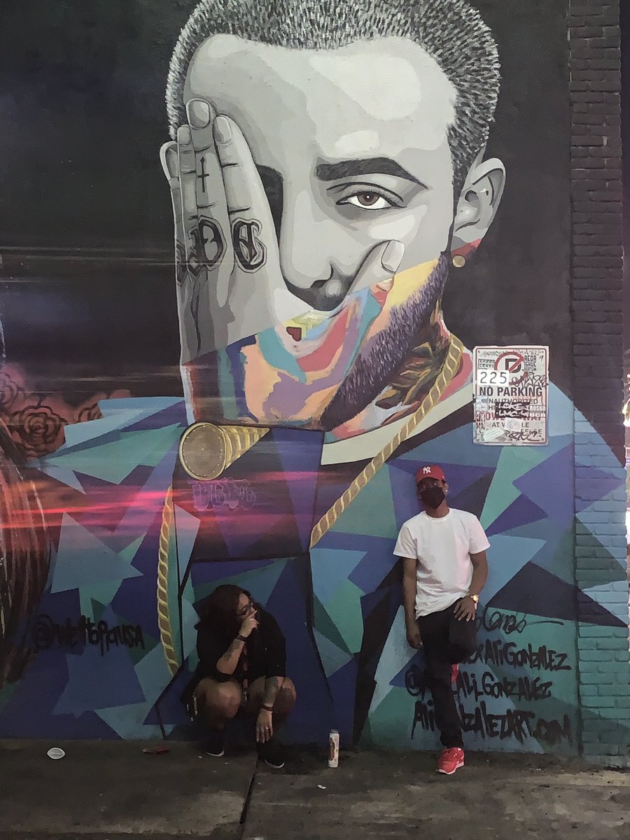 Carmennkayy's tweet photo. Yesterday was a hard ass day for me, I was an emotional wreck since the minute I woke up... still am . But I couldn’t have been able to stay sane without my close friends and MacHeads💛🖤 Thank Y’all #MostDopeForever #LongLiveMac #92Forever #ResteasyMac @MacMiller 👼🏻☝🏽 . https://t.co/GnebxLBHgS