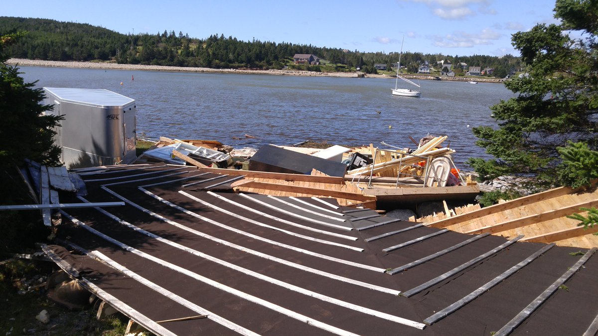 MurphTWN's tweet image. Dorian damage evident in #KetchHarbour approx 20 minutes outside downtown #Halifax.