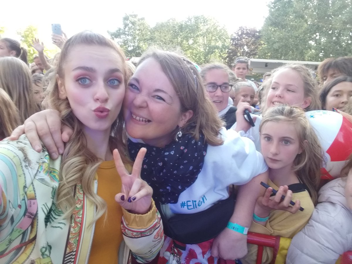 _Boucky_'s tweet photo. @dhont_camille, gi West-Vloamske snelle beze da ge zi't! 🤩😍 #QueenC https://t.co/WPNerKjToF