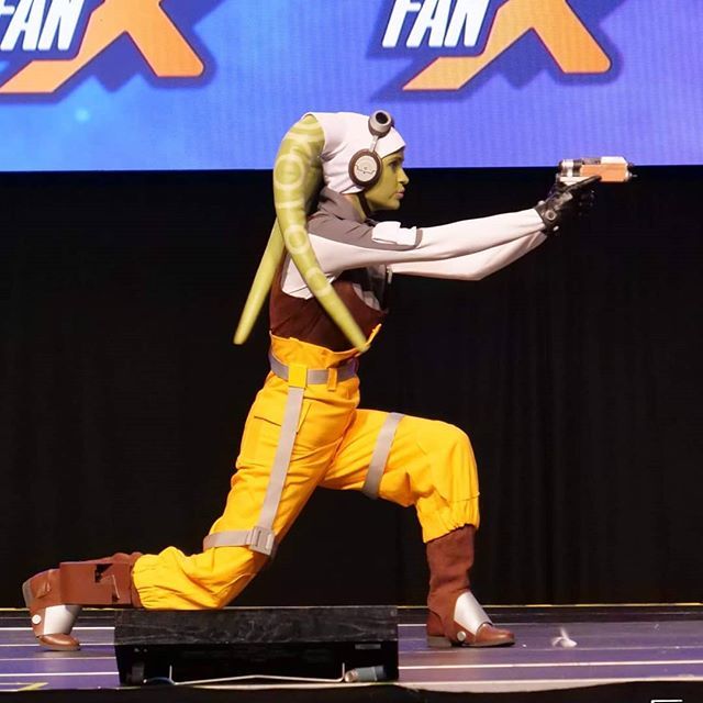 HyperspaceProps's tweet photo. I didn't place in the cosplay contest, but it sure was fun!
#herasyndullacosplay #herasyndulla #starwars #starwarsrebels #cosplay #costume #starwarscosplay #fanxfall19 #fanx #finished #rebellegion #contest #costumecontest https://t.co/aNFZso6aDZ https://t.co/PuO6GlAElR