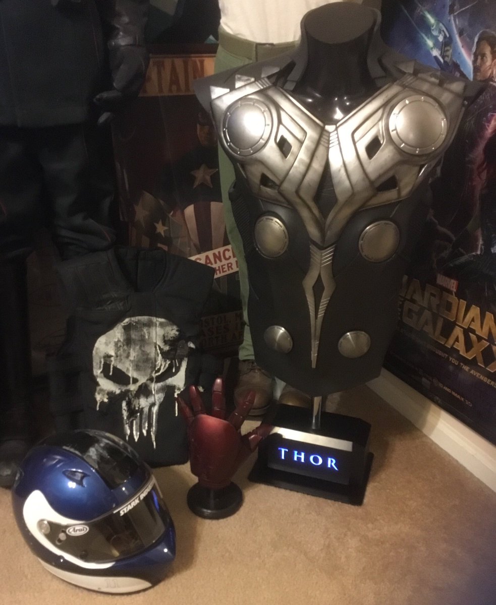 thomasderrickj1's tweet photo. @chrishemsworth first time tweeting, wanted to share my love of marvel and thor, with a beautiful worn prop from my museum of marvel https://t.co/dZfTzPFdVX