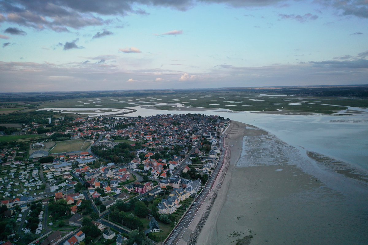douggraphics's tweet image. Instantanés aériens d’un week-end en Baie de Somme #lecrotoy #baiedesomme #picardie