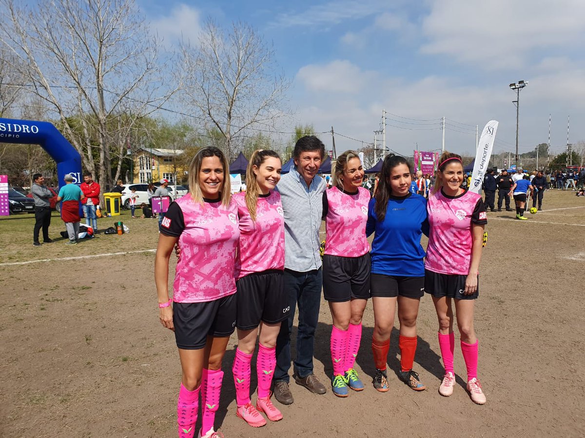 rorroseguin's tweet photo. #AHORA en la fecha de #PinkSoccer en el Campo de Deportes N°6 en Roque Sáenz Peña 1214 junto al intendente @gustavoposse.
Vení a disfrutar hasta las 17 hs. ⚽🏃🏻♀️
@SanIsidroGob #FutbolFemenino https://t.co/cL4kPqbZDF