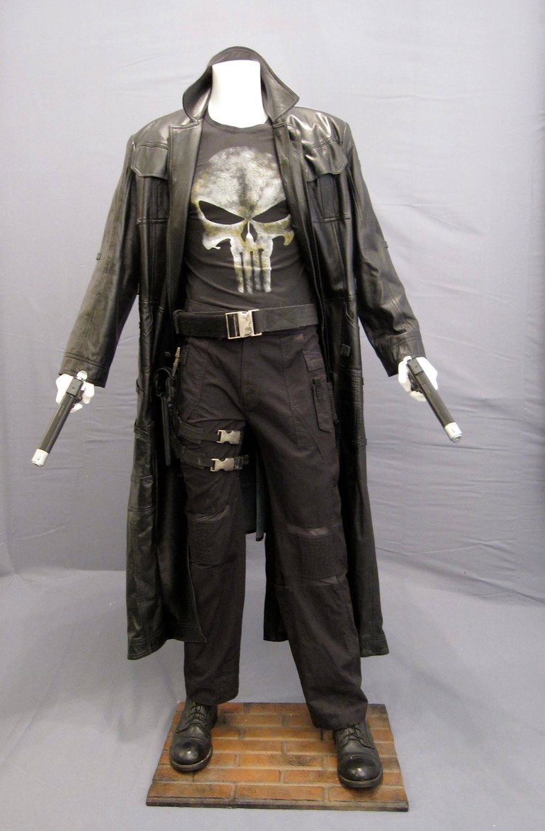 thomasderrickj1's tweet photo. @thomasjane posting my screen worn full costume worn by the great actor thomas jane, and also have the vest worn screen matched, true honer to own these and display them in my store for many to enjoy https://t.co/Ujun5vPpXI