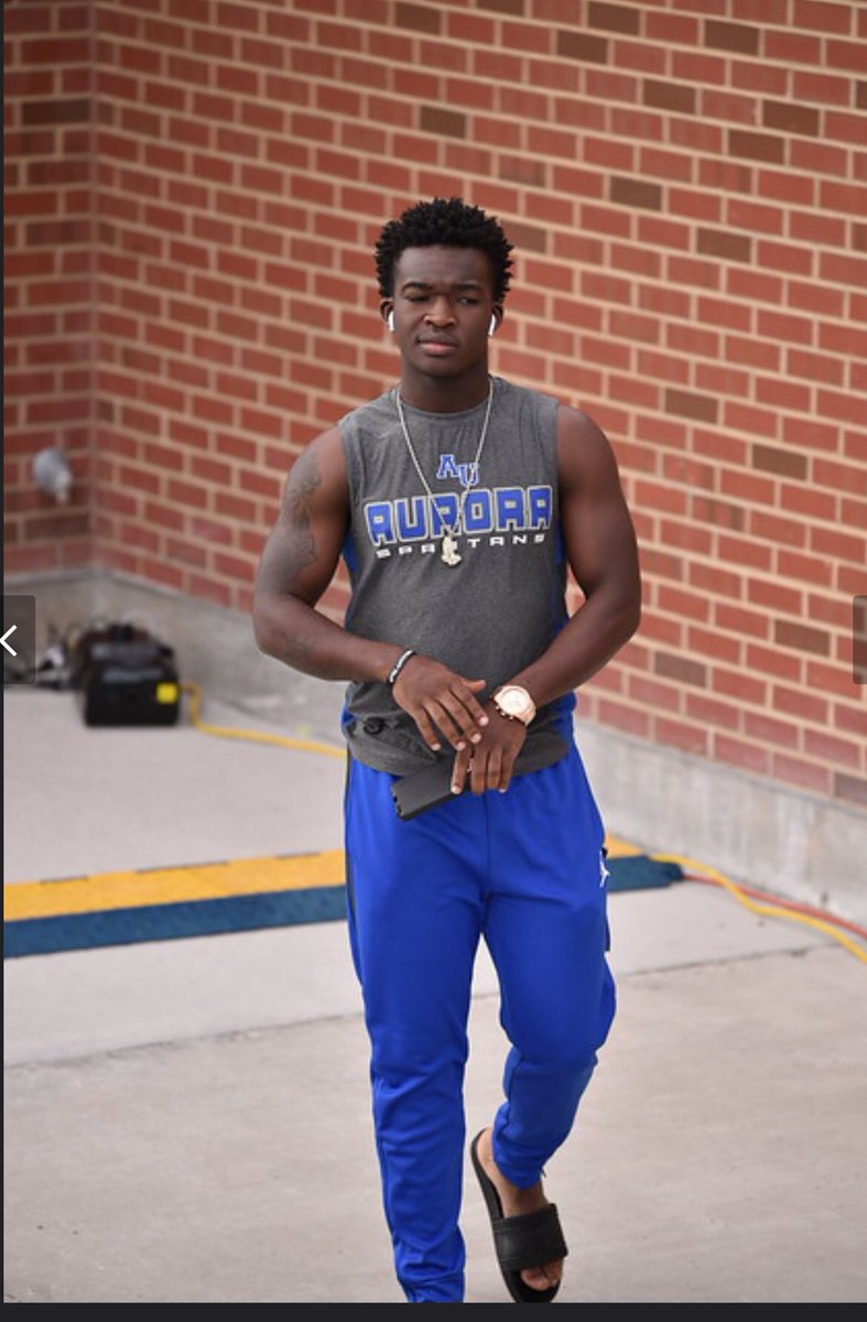 MrInvincible305's tweet image. “Told my family i got them...” #FirstGenStudent @AU_SpartanFB @RidgeSpartansFB