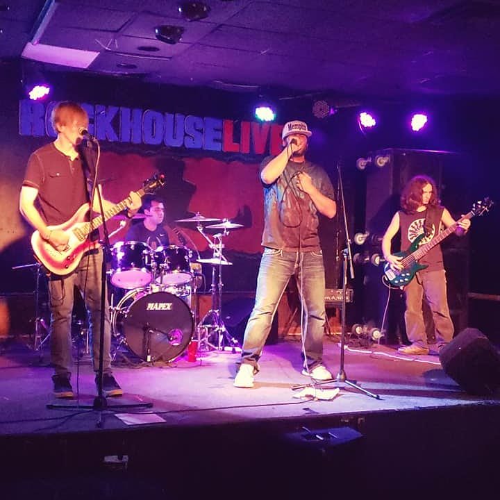 semantic_shift's tweet photo. Friday Night was a blast with two killer bands - Fate hates me and Blvck Hippie! #semanticshift #progressiverock #memphis #fridaynight #fatehatesme #blvckhippie #rockhouselive #schecterlife #aheaddrumsticks #mapex https://t.co/JvoN5DoApR