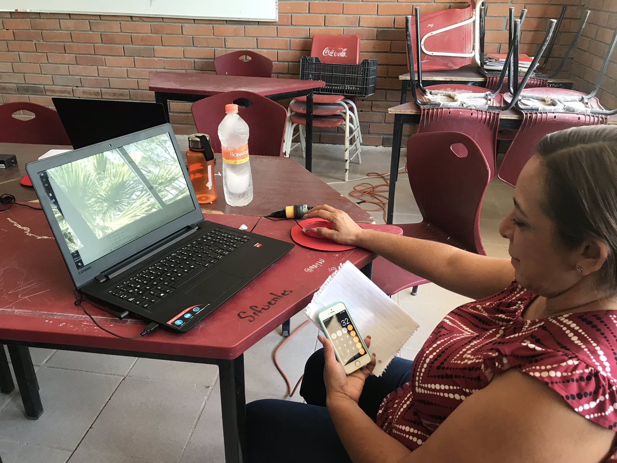 Docentes de nuestro plantel presentando el simulador de #PLANEA  <a href="/CECyTECoahuila/">CECyTE Coahuila</a> <a href="/asdru9/">Asdru</a>