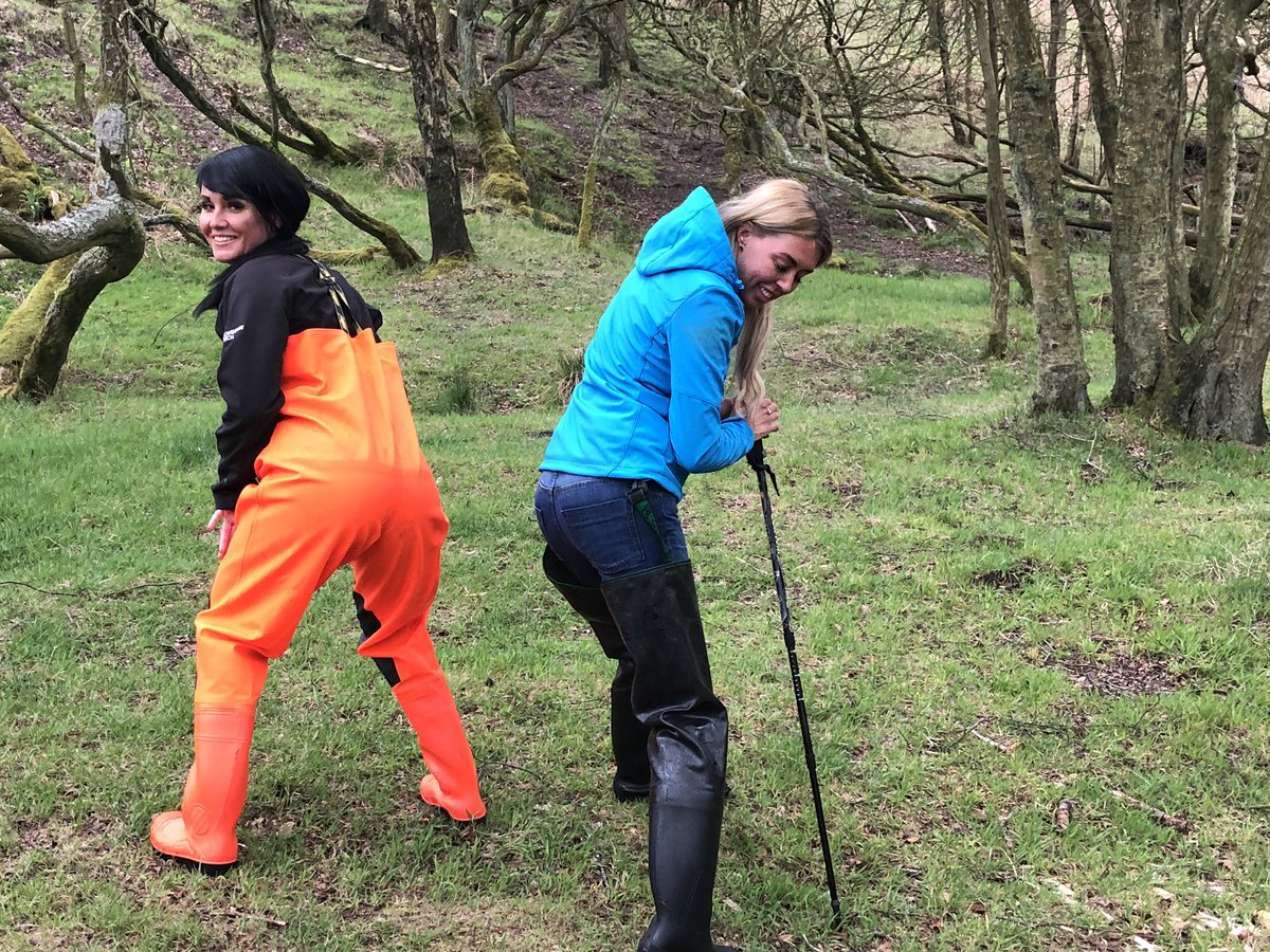 Girls In Waders Off 65 Www Daralnahda Com