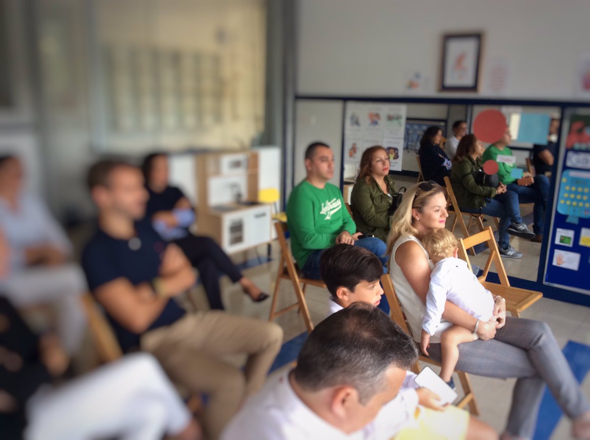 Ayalde_'s tweet image. Esta pasada semana abríamos ya las puertas de las aulas de cunas, 1 y 2 años. Mañana se incorporan el resto de alumnos. ¡Deseando veros!
Recibimos también a los padres nuevos de @Ayalde_ en las sesiones introductorias.
¡Comenzamos ya!
#ayalde
#somosCOAS 
#Am⭐️ 
#nuevosretos