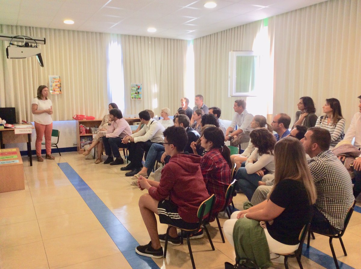 Ayalde_'s tweet image. Esta pasada semana abríamos ya las puertas de las aulas de cunas, 1 y 2 años. Mañana se incorporan el resto de alumnos. ¡Deseando veros!
Recibimos también a los padres nuevos de @Ayalde_ en las sesiones introductorias.
¡Comenzamos ya!
#ayalde
#somosCOAS 
#Am⭐️ 
#nuevosretos