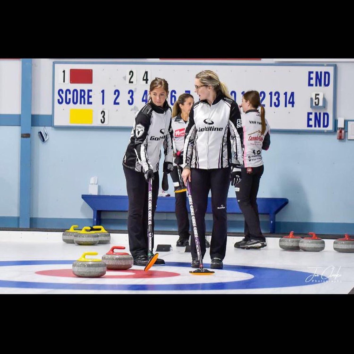 Team_Muirhead's tweet photo. Weโve banked some awesome team performances and learnings to take us forward. Thank you to @eflowerz for her amazing hospitality here @goldlinecurling ๐ค๐ผ Next up for us, road trip to Cornwall! ๐
#teammuirhead #getyourairtime #oakville #curling https://t.co/V8QElCk9BK