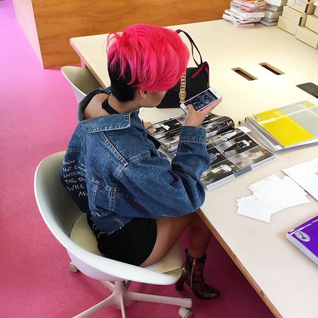 FIDM_Library's tweet photo. #DYK that the library has runway collections dating back to the early 1990s? Find your favorite designer collection today! #ResourceWeLove @FIDM_OC #90sfashion https://t.co/ph90RAMiZI
