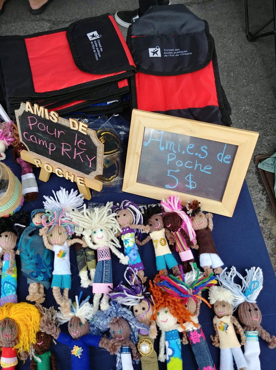 ThomasRinshed's tweet photo. Les Ami.e.s de poche du Club humanitaire de Madeleine-de-Roybon au Festival des Arts multiculturels de Kingston. Venez nous rendre visite! @Ottawacepeo https://t.co/uOIKonM0iZ