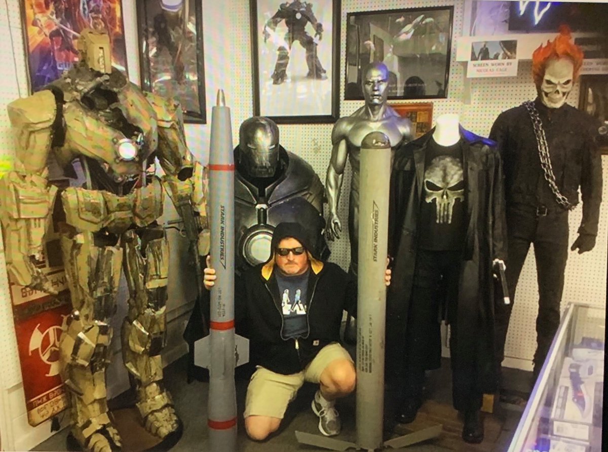 thomasderrickj1's tweet photo. ultimate marvel cinematic universe fan, have over 400 props, and over 500 cast crew items, always happy to see others collections https://t.co/SH3B7Rz1aT