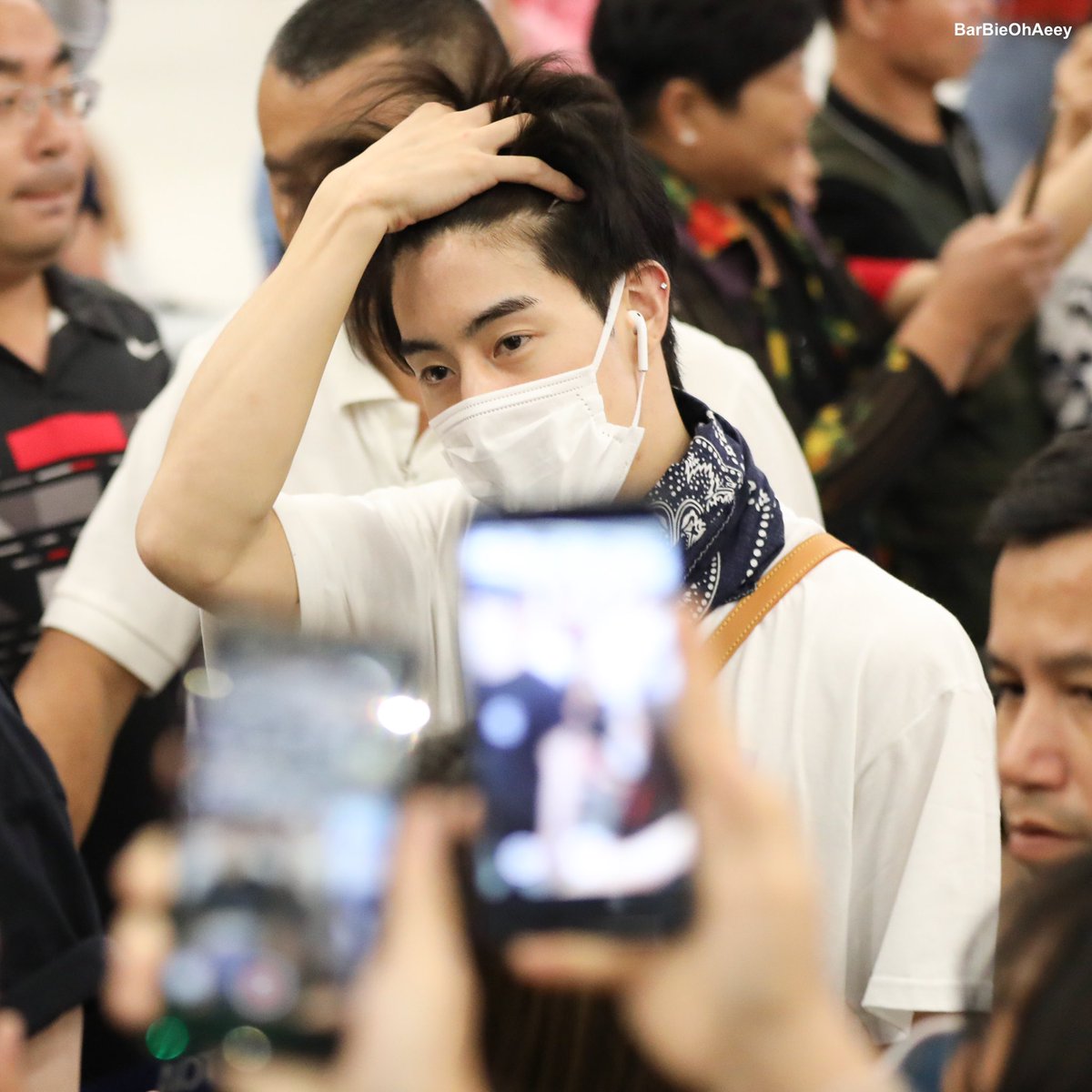 BarBieOhAeey's tweet photo. พี่มาร์คกับผ้าพันคอ เสยผมที ใจเหลววว

#WelcomeGOT7toThailand
#SeeYouSoonGOT7
#MarkTuan #마크 https://t.co/suYVVdxAuE