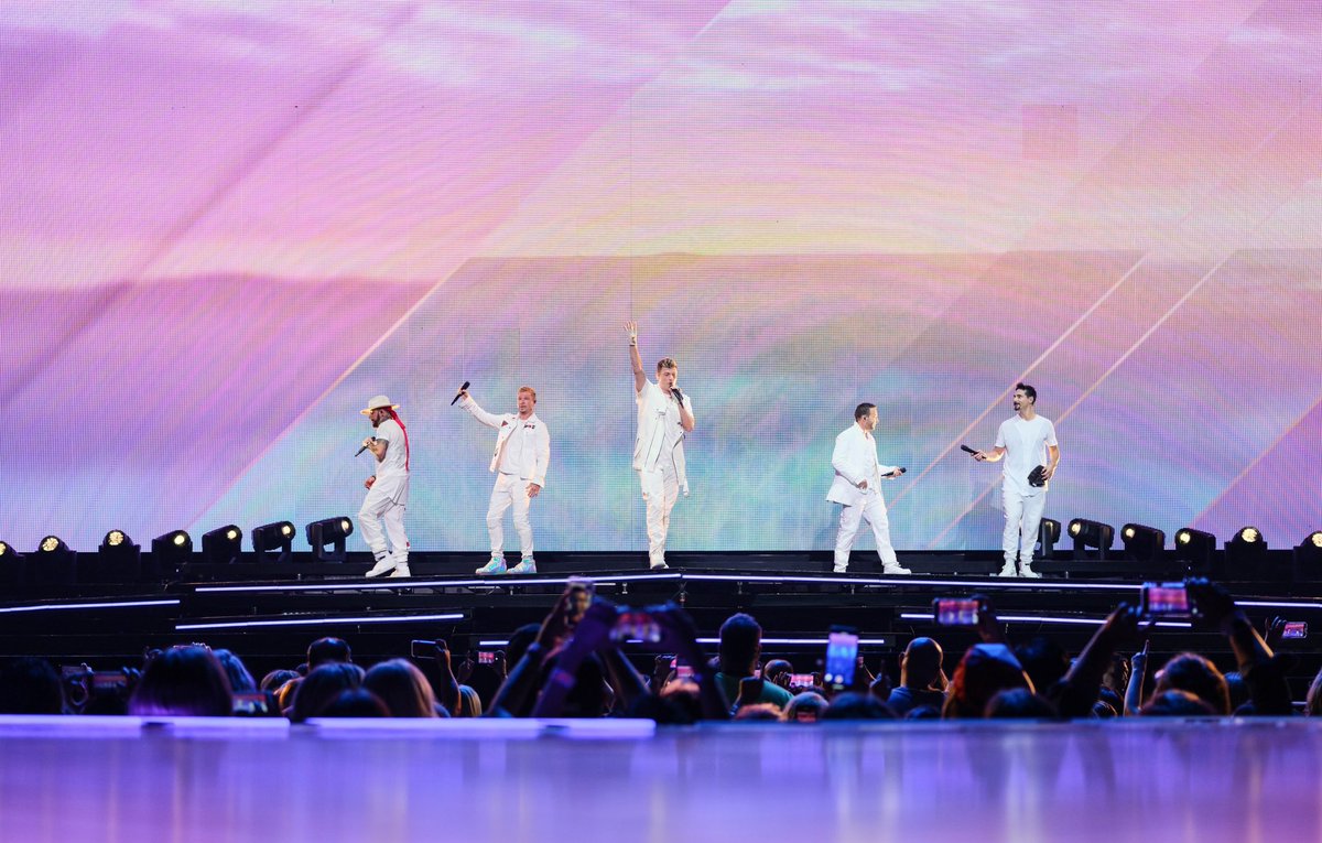 nickcarter's tweet image. Kansas City 🧬 #BSBKC #DNAWORLDTOUR