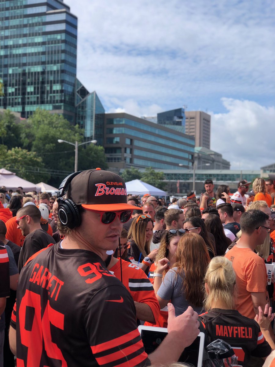 bho52's tweet photo. I am the disc jockey now https://t.co/sbZyzEmFo4