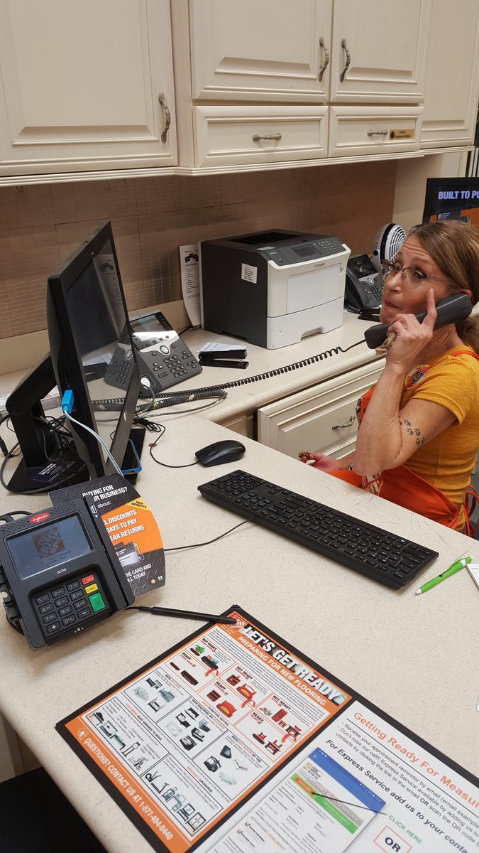 CharlieHHong's tweet photo. Just hit lead and measure goal for the week.... the aprons that drove it. #shapow @DennisYoungbloo @BrentNorwood2 @elisiatumHD @howardforman @mlindsey1223 https://t.co/ctcV71cy6B