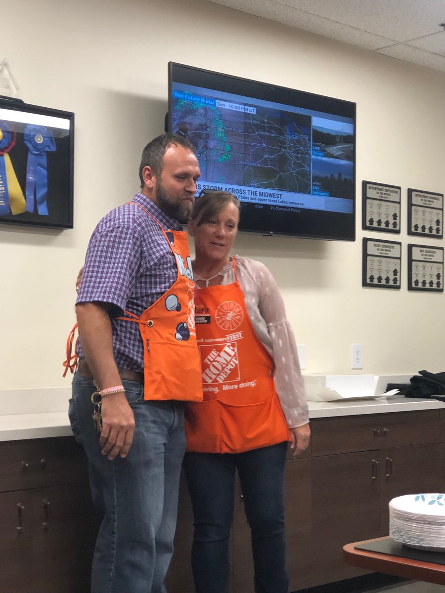 gingers28163213's tweet photo. Good Luck Michael C. We know you’ll do great . We will miss you. Watch out Cedartown MET here he comes! https://t.co/N5cxiaPFGK