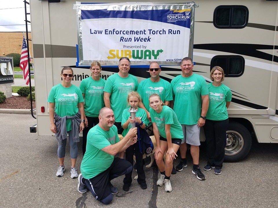 RobertLeduc12's tweet photo. Macomb Correctional Facility LETR Volunteers and the Southeast dreAm teAm on run #3 in Tecumseh @SpOlympicsMI @LETRforSO @MichiganDOC @MDOCCFA @hollyk_kramer @ChrisGautz @karensolgot1 @MRFSgambati https://t.co/HwryzfnlzQ