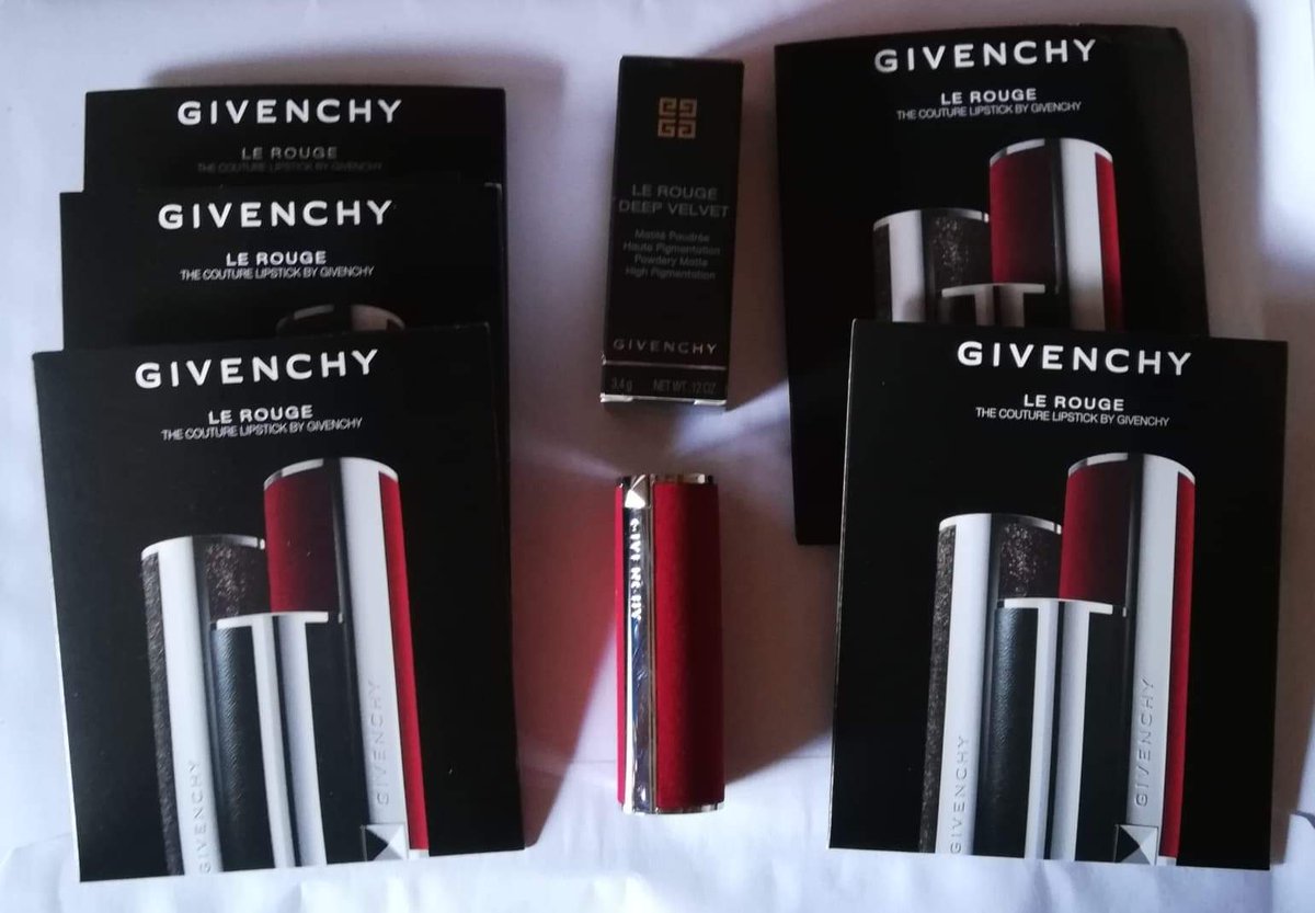 TesteuseA's tweet photo. Voici le nouveau rouge a lèvres Givenchy  couture rose boisé son fourreau est en velours rouge  et une tenue de 12heures #givenchy #givenchybeauty #rougealevres #roseboise https://t.co/W3b2hzR2b6