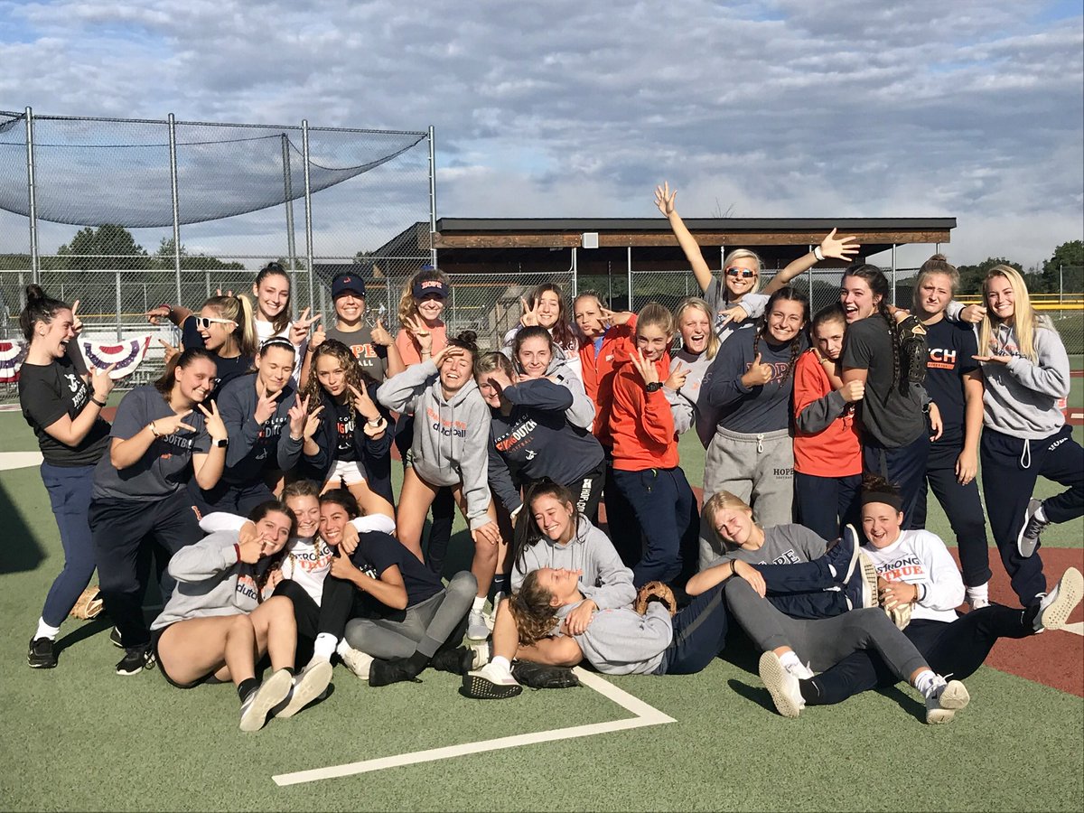 HopeCollegeSB's tweet photo. Another great year at the West Michigan Miracle League! One of our team’s favorite days of the season! All pics of the day on our Hope Softball Facebook. #welovethisgame #wmml #joy @MiracleLeagueTC @HopeCollege https://t.co/gWcH2gr4DK