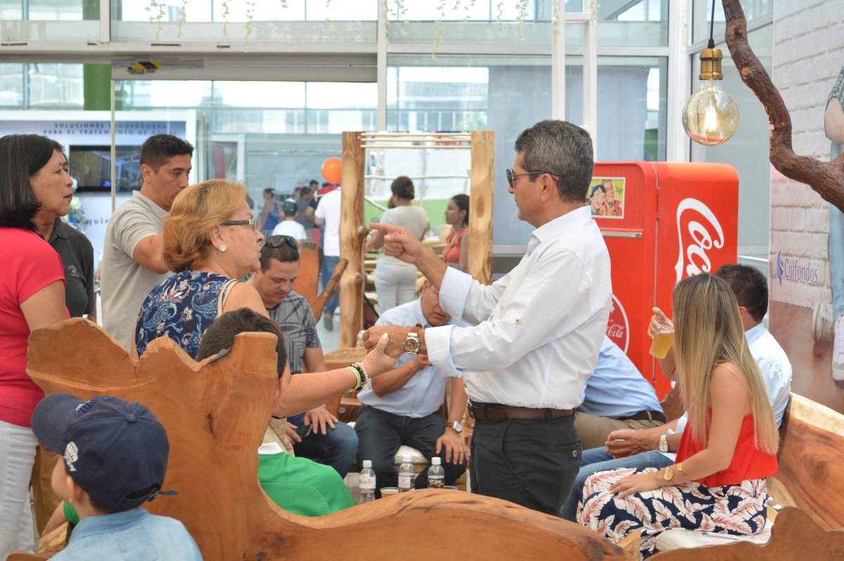 Expohuila1's tweet photo. En #Expohuila2019 tejemos lazos para fortalecer a los empresarios de la región. Hoy último día en el Recinto Ferial La Vorágine hasta las 8:00 p.m. @CCNeiva @ArielRinconM https://t.co/mcfmB85jMa