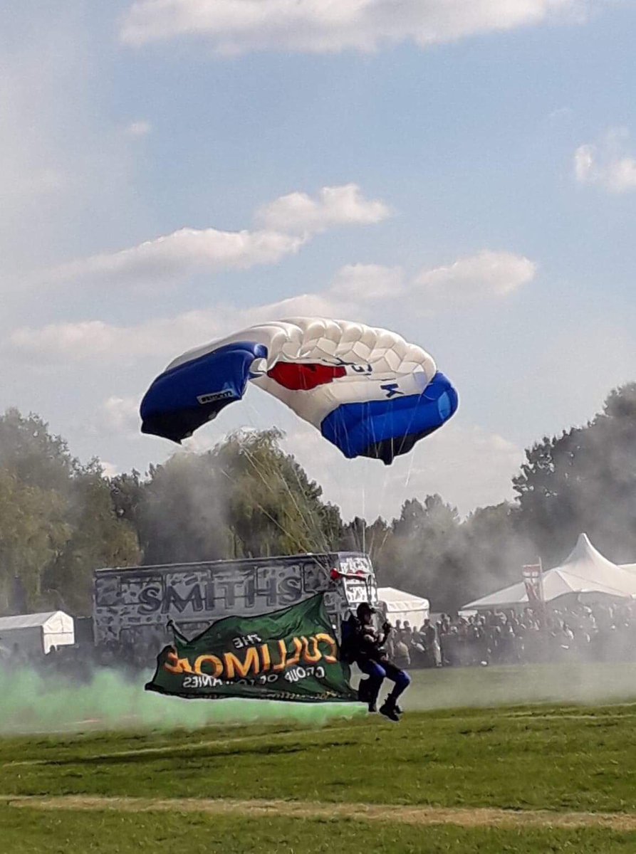 chiefymc's tweet photo. Great day as always @framptoncountryfair @frampton_court_estate with @poppyparachuteteam all sorts going on. Thank you everyone who shared it with us. #gloucestershire #framptononsevern #cullimore #poppyappeal #poppyparachuteteam https://t.co/S2uG1x0Nwz
