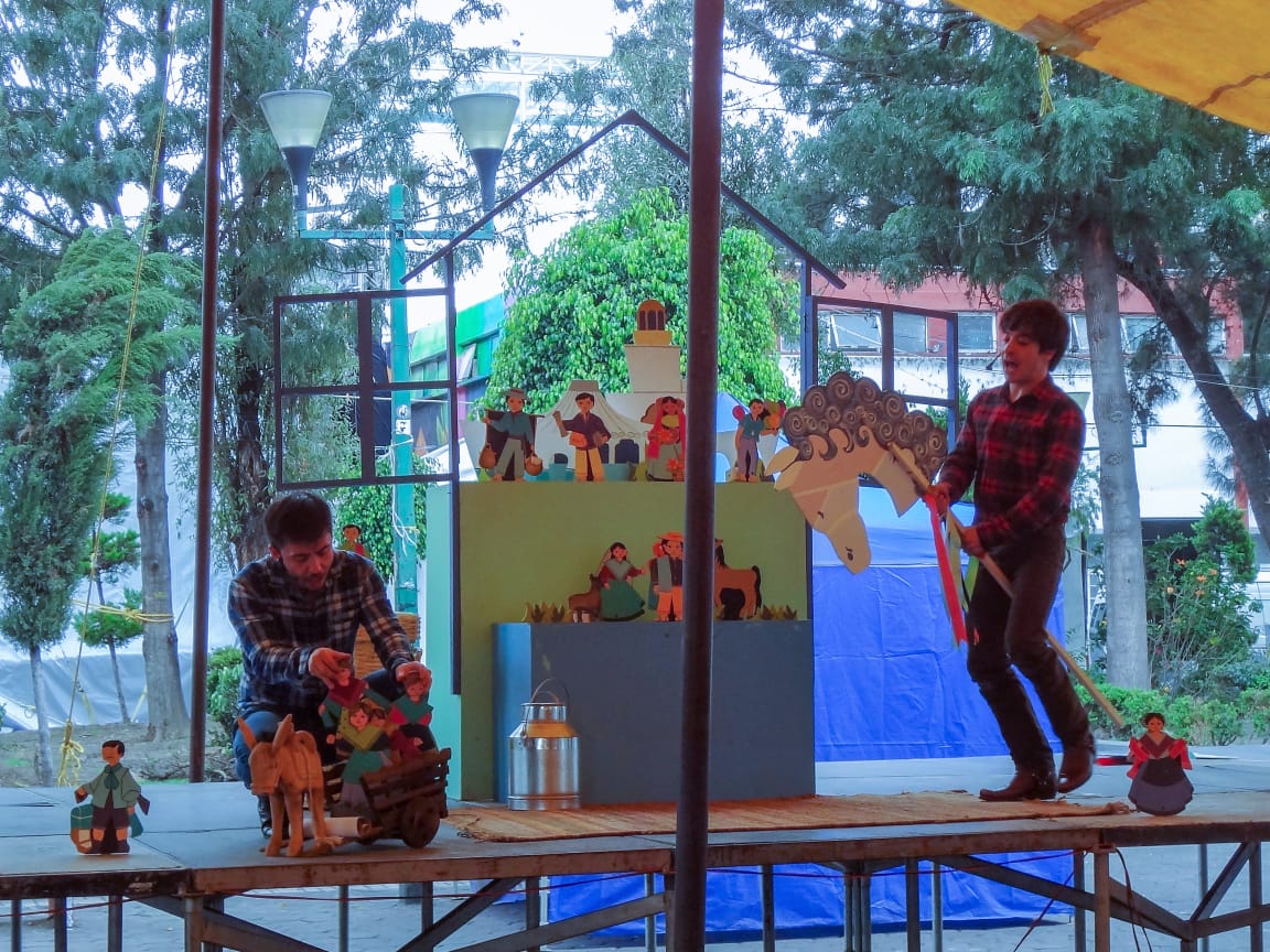 LTrueque's tweet photo. LA PARÁBOLA DEL TRUEQUE Jardín del Arte de Tláhuac, En el programa Festivales de Barrio de la Secretaría de Cultura de la CDMX. @LaCapillaTeatro @LocuraTeatral @VamosAlTeatr0 @YoVoyAlTeatroMx @MutisTeatro @MasTeatroMexico @Movimientoteat @volveralteatro @Todo_Teatro @alasbutacas https://t.co/rYNL5hm02E