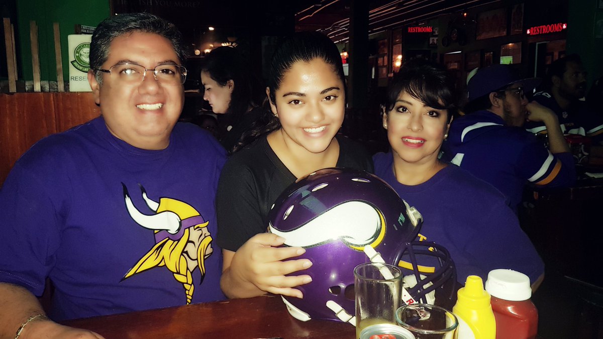 Mimibon29's tweet photo. Extrañabamos los domingos de NFL  #MiRituales #NFL100 https://t.co/TqBra44oMr