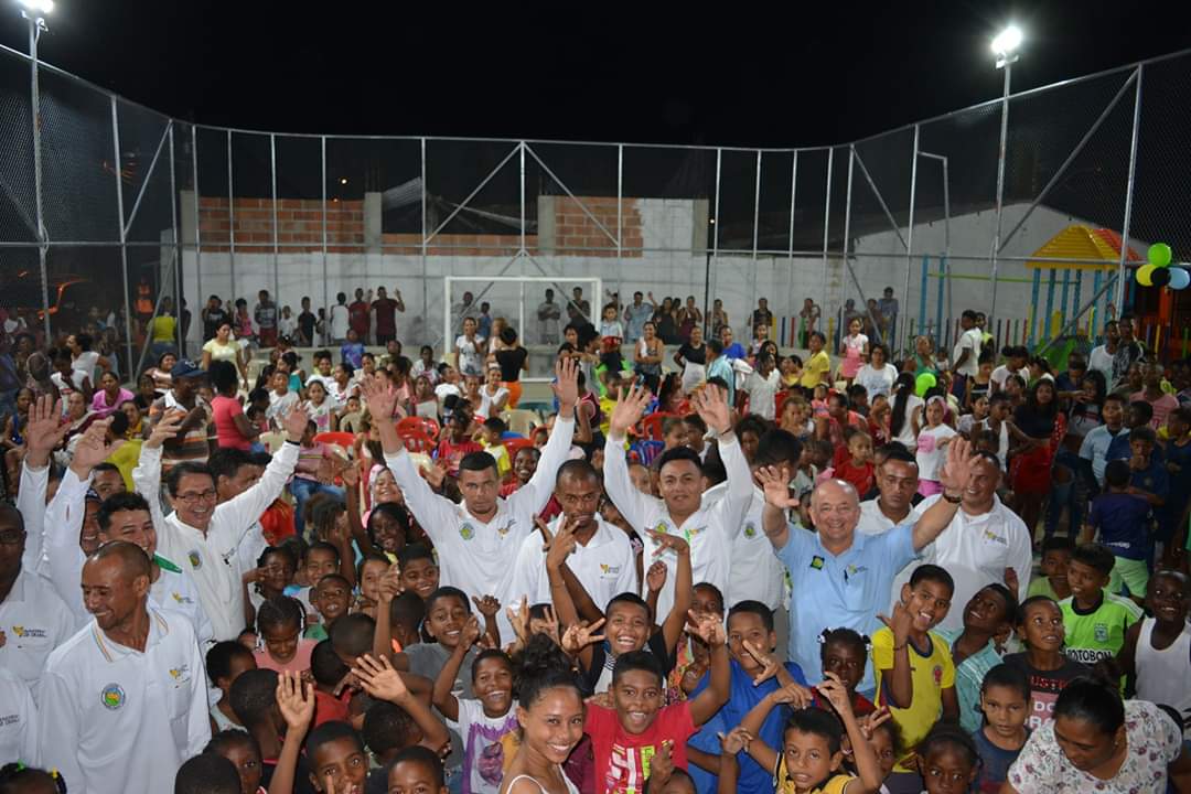 CRZCbananeras's tweet photo. El sueño se hizo realidad en Nueva Colonia. 
Luego de seis meses de trabajo, lo que era un predio pantanoso se convirtió en el mejor escenario deportivo y recreativo para la comunidad de Nueva colonia, Turbo.

Gracias a los recursos #Fairtrade
@fairtradecolomb
@Jorgew91 https://t.co/w7uEflu6lp