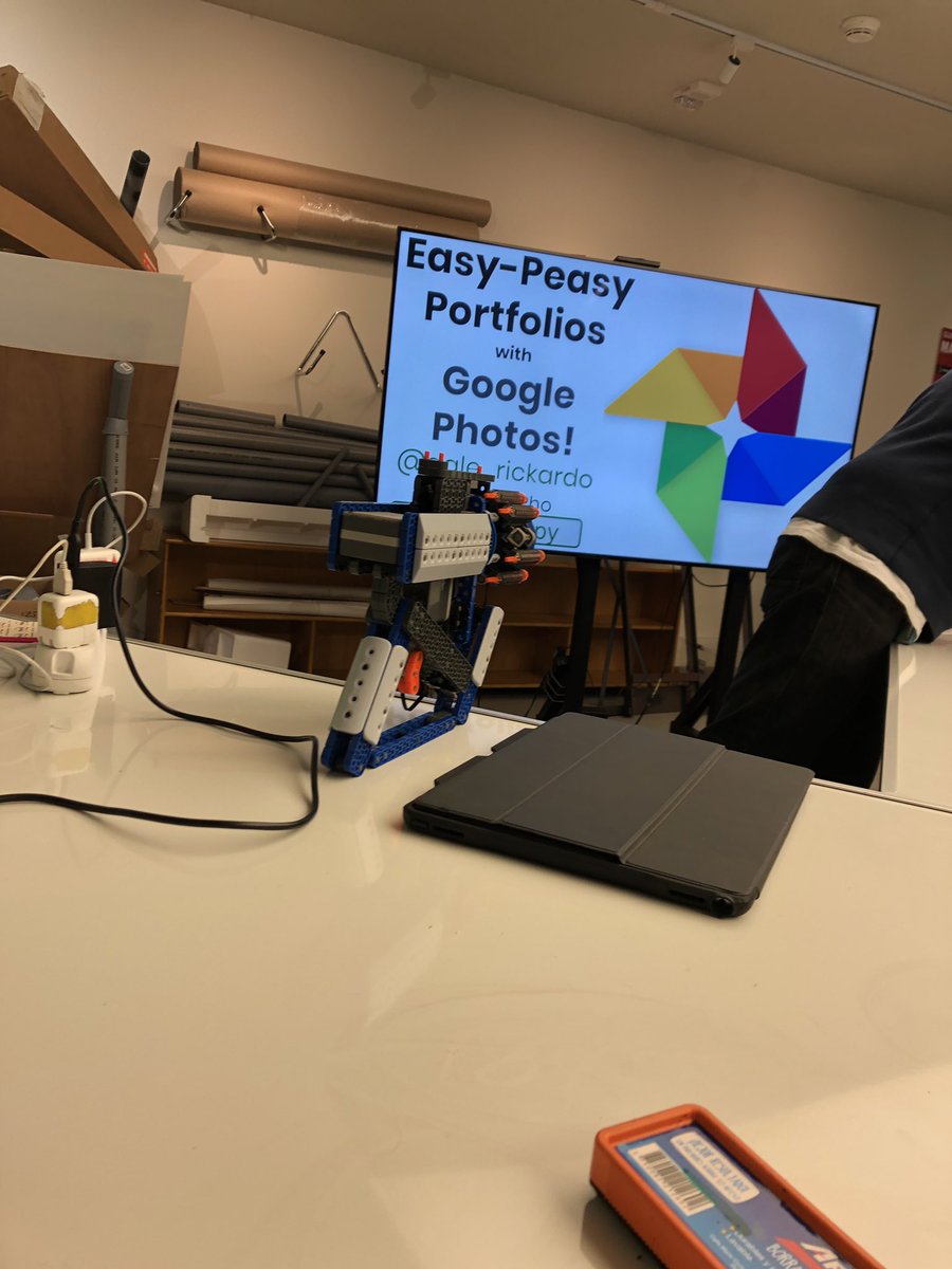 CrisVallejo's tweet photo. #googlePD #acerforeducation #googlePDLATAM waiting for this! https://t.co/Bss7ZF8890