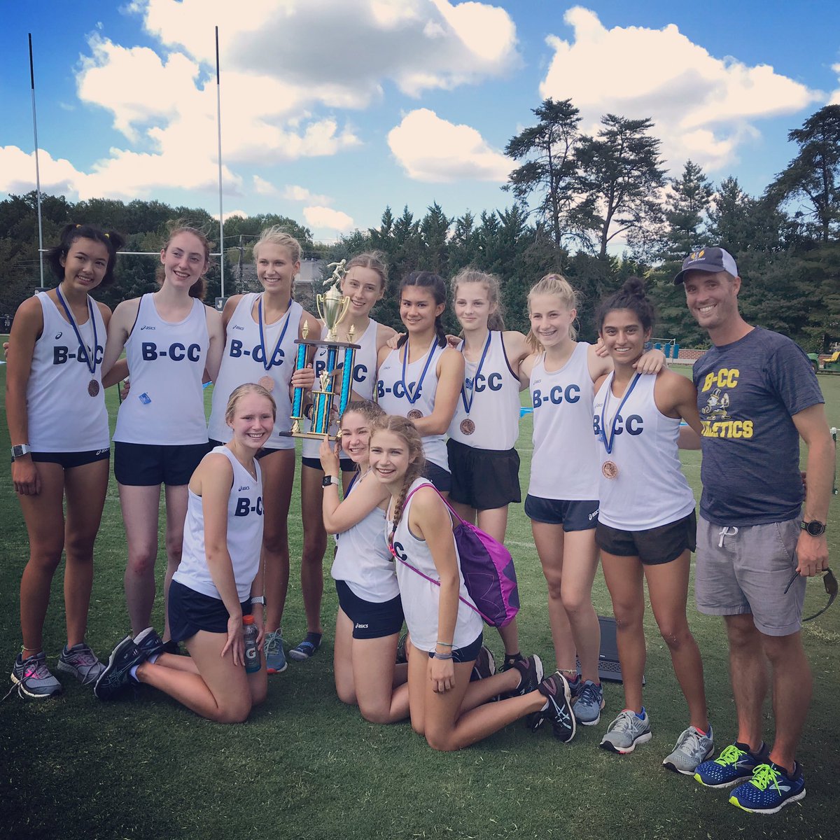 B-CC girls cross country wins the Woodward Relays to open the fall 2019 season! Recap is here: mocorunning.com/article.php?ar… Results are here: mocorunning.com/meet.php?meet_…