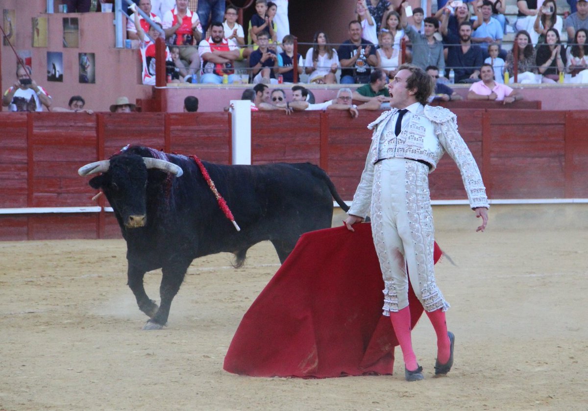 cultorocom's tweet photo. FINAL PARLA- El toreo, una fiesta sin igual en la vuelta de las corridas a la ciudad 
 https://t.co/j1sd22CSC7 https://t.co/hRks5LFtLn